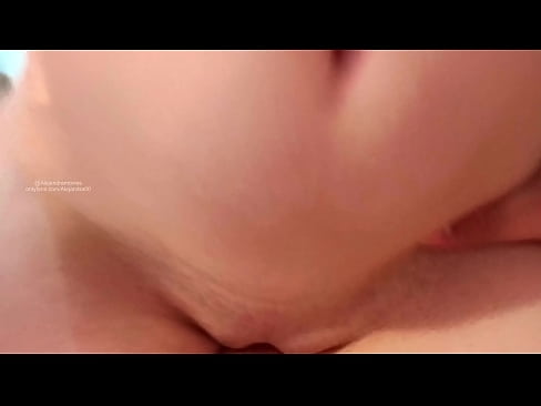 ❤️ Nire ahizparen gelan lo egiten eta horrela esnatu nintzen ❤❌ Porno %eu.techkoala.topan